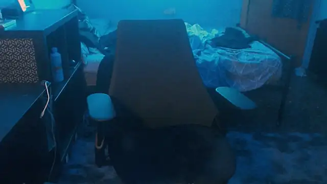 Snapshot of SexxxyLouis chatting on February 27, 8:42 pm SexxxyLouis online show from February 27, 8:42 pm