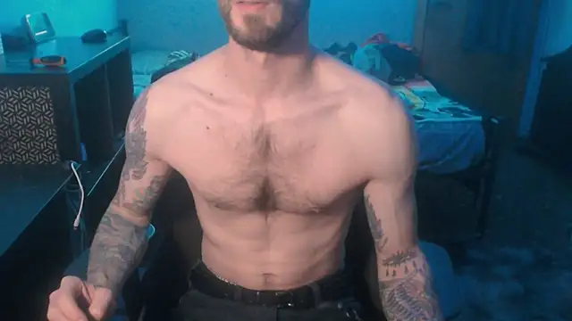 Snapshot of SexxxyLouis chatting on February 28, 8:18 pm SexxxyLouis online show from February 28, 8:18 pm