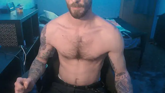 Snapshot of SexxxyLouis chatting on March 1, 3:05 pm SexxxyLouis online show from March 1, 3:05 pm