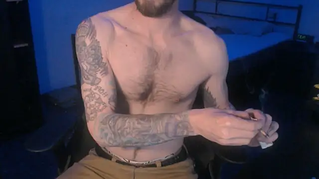 Snapshot of SexxxyLouis chatting on March 5, 1:39 pm SexxxyLouis online show from March 5, 1:39 pm