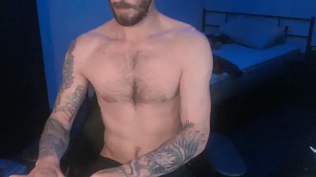 Snapshot of SexxxyLouis chatting on March 8, 1:25 pm SexxxyLouis online show from March 8, 1:25 pm