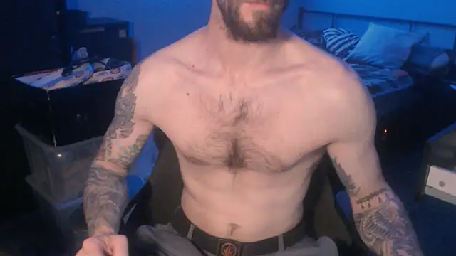 Snapshot of SexxxyLouis chatting on March 13, 8:37 am SexxxyLouis online show from March 13, 8:37 am