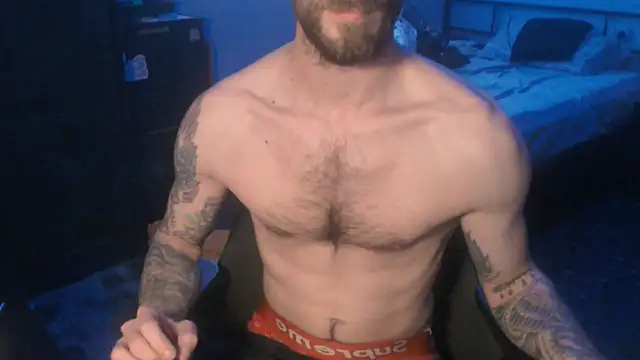 Snapshot of SexxxyLouis chatting on March 17, 8:40 pm SexxxyLouis online show from March 17, 8:40 pm