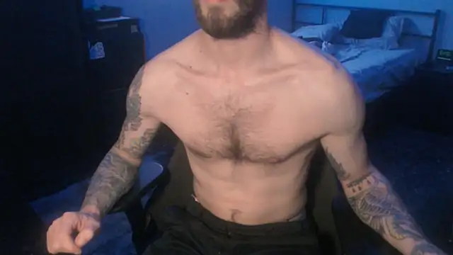 Snapshot of SexxxyLouis chatting on March 21, 5:45 pm SexxxyLouis online show from March 21, 5:45 pm