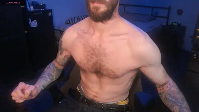 Snapshot of SexxxyLouis chatting on September 28, 10:31 am SexxxyLouis online show from September 28, 10:31 am