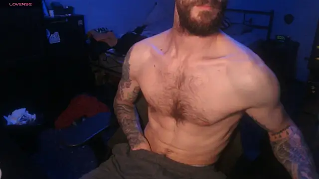 Snapshot of SexxxyLouis chatting on September 29, 6:13 pm SexxxyLouis online show from September 29, 6:13 pm