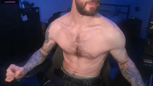 Snapshot of SexxxyLouis chatting on October 6, 8:34 am SexxxyLouis online show from October 6, 8:34 am