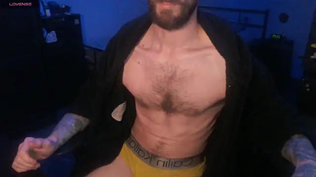 Snapshot of SexxxyLouis chatting on October 8, 7:50 am SexxxyLouis online show from October 8, 7:50 am