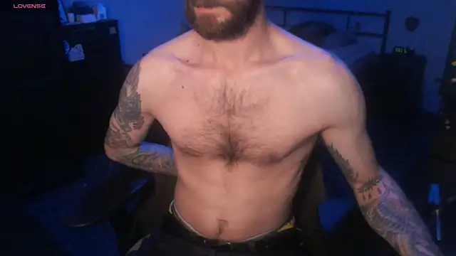 Snapshot of SexxxyLouis chatting on October 16, 7:37 pm SexxxyLouis online show from October 16, 7:37 pm