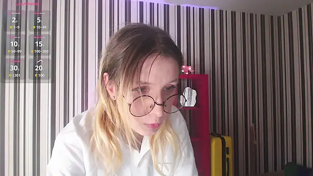 Snapshot of _Hanna_Moon_ chatting on December 11, 7:42 am  Hanna Moon  online show from December 11, 7:42 am