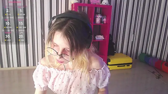 Snapshot of _Hanna_Moon_ chatting on December 18, 7:26 am  Hanna Moon  online show from December 18, 7:26 am