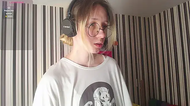 Snapshot of _Hanna_Moon_ chatting on January 5, 9:05 am  Hanna Moon  online show from January 5, 9:05 am