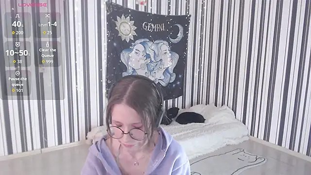 Snapshot of _Hanna_Moon_ chatting on October 18, 9:21 am  Hanna Moon  online show from October 18, 9:21 am