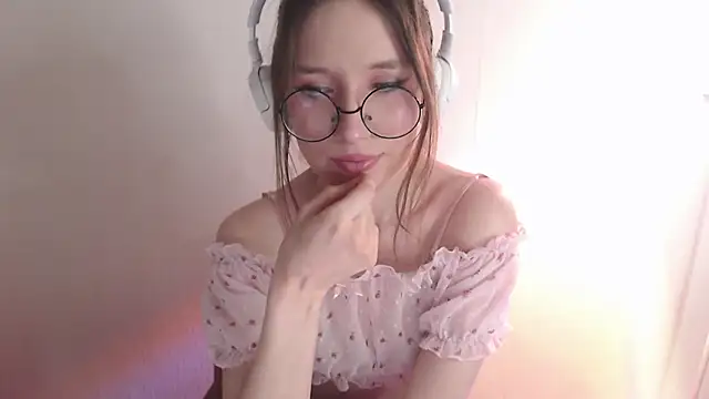  Hanna Moon  online show from May 6, 11:37 am