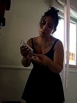 Snapshot of little_susie chatting on September 25, 7:56 am little susie online show from September 25, 7:56 am