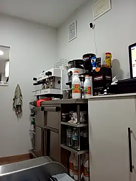 Snapshot of little_susie chatting on October 20, 8:15 am little susie online show from October 20, 8:15 am