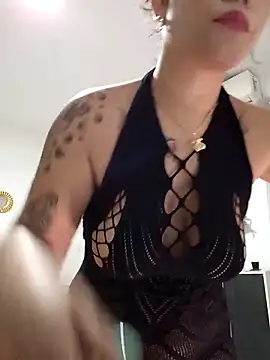 Snapshot of little_susie chatting on November 4, 9:19 am little susie online show from November 4, 9:19 am