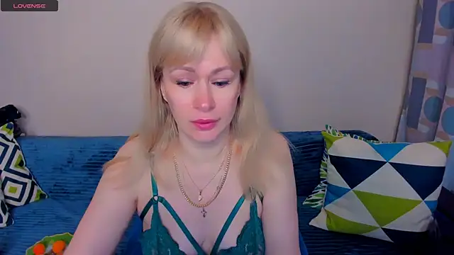 EllenMoore online show from June 10, 3:50 am