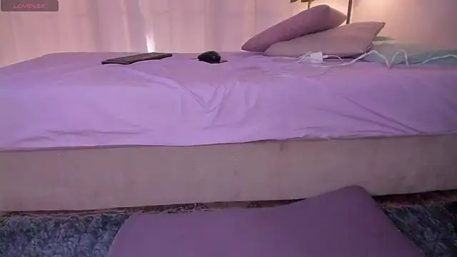 Secret chells online show from February 6, 8:45 pm