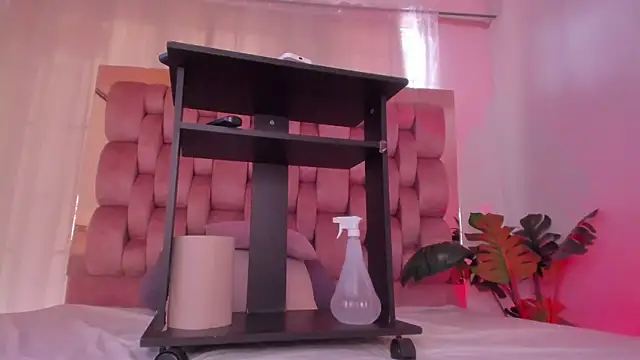 Secret chells online show from October 3, 5:43 pm