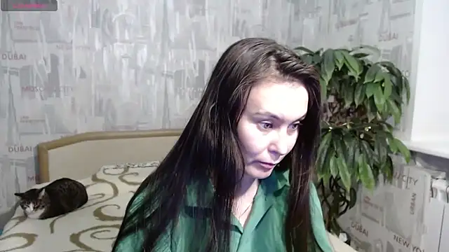 Snapshot of GinaQSoul chatting on June 10, 9:57 pm GinaQSoul online show from June 10, 9:57 pm