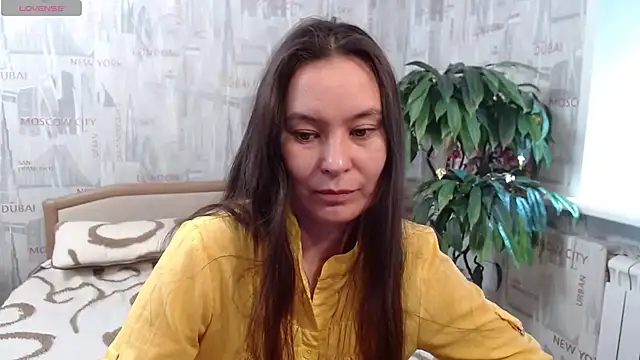 Snapshot of GinaQSoul chatting on June 17, 7:22 am GinaQSoul online show from June 17, 7:22 am