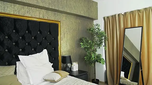 LisaCroft online show from February 21, 11:55 am