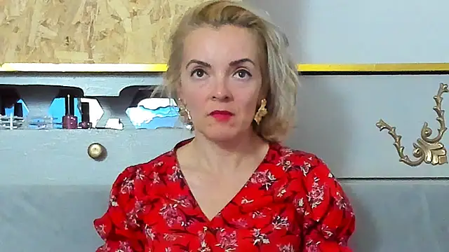 KateConner online show from November 12, 6:41 pm