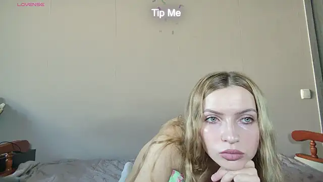 Snapshot of JuiliOnesunray chatting on November 1, 6:37 am JuiliOnesunray online show from November 1, 6:37 am