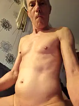 Snapshot of Snarfjes chatting on December 28, 6:49 am Snarfjes online show from December 28, 6:49 am
