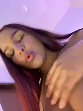 Fancyxlove online show from December 24, 1:28 pm