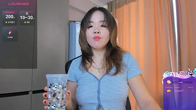 Snapshot of azure_moon2 chatting on January 11, 5:31 am azure moon2 online show from January 11, 5:31 am