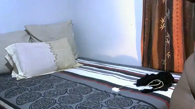 Snapshot of LadyLillyX chatting on December 5, 6:15 pm LadyLillyX online show from December 5, 6:15 pm