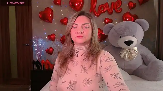 KristiOwen online show from April 22, 5:43 am