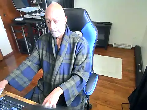 longdick4you8686 online show from January 24, 6:04 pm