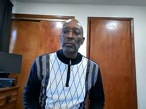 longdick4you8686 online show from February 6, 7:07 pm