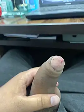 Snapshot of kavilv69fuck chatting on December 25, 7:57 am kavilv69fuck online show from December 25, 7:57 am