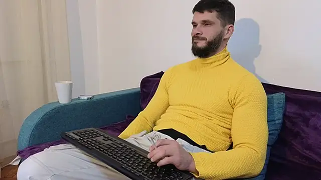 Snapshot of MauroTwin chatting on December 18, 3:55 pm MauroTwin online show from December 18, 3:55 pm