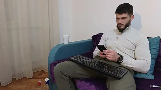 Snapshot of MauroTwin chatting on December 20, 5:40 pm MauroTwin online show from December 20, 5:40 pm