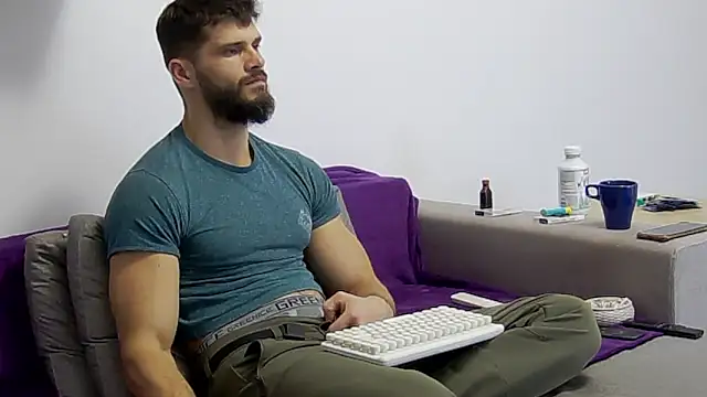 Snapshot of MauroTwin chatting on January 11, 2:58 pm MauroTwin online show from January 11, 2:58 pm