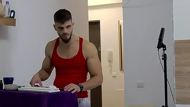 Snapshot of MauroTwin chatting on January 15, 4:43 pm MauroTwin online show from January 15, 4:43 pm