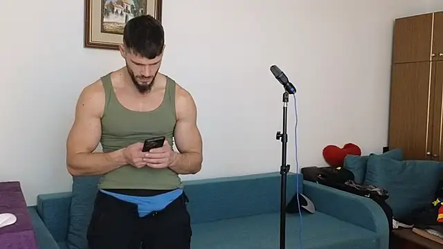 Snapshot of MauroTwin chatting on January 22, 5:59 pm MauroTwin online show from January 22, 5:59 pm