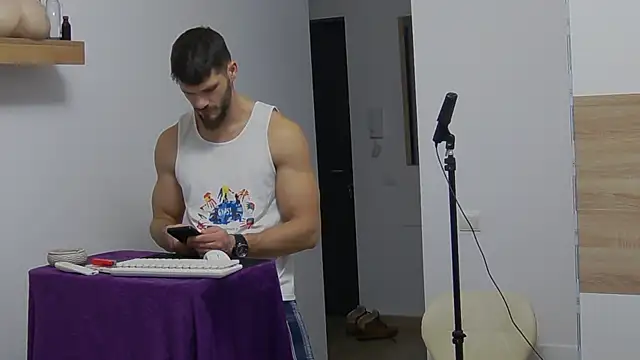 Snapshot of MauroTwin chatting on January 31, 5:10 pm MauroTwin online show from January 31, 5:10 pm