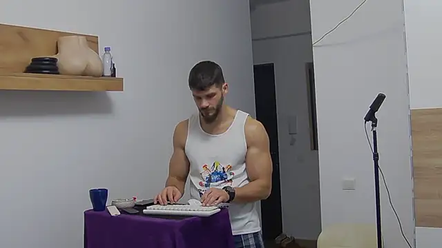 Snapshot of MauroTwin chatting on January 31, 8:33 pm MauroTwin online show from January 31, 8:33 pm