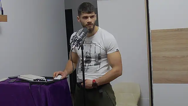 Snapshot of MauroTwin chatting on February 3, 5:46 pm MauroTwin online show from February 3, 5:46 pm