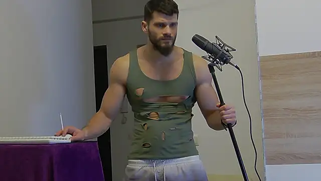 Snapshot of MauroTwin chatting on February 8, 7:59 pm MauroTwin online show from February 8, 7:59 pm