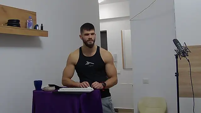 Snapshot of MauroTwin chatting on February 12, 5:48 pm MauroTwin online show from February 12, 5:48 pm