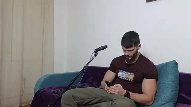 Snapshot of MauroTwin chatting on February 19, 7:48 pm MauroTwin online show from February 19, 7:48 pm