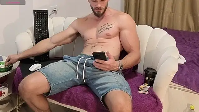 Snapshot of MauroTwin chatting on September 11, 5:46 pm MauroTwin online show from September 11, 5:46 pm