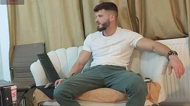 Snapshot of MauroTwin chatting on October 18, 5:57 pm MauroTwin online show from October 18, 5:57 pm